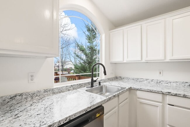 Building Photo - 3066 SW Corbeth Ln