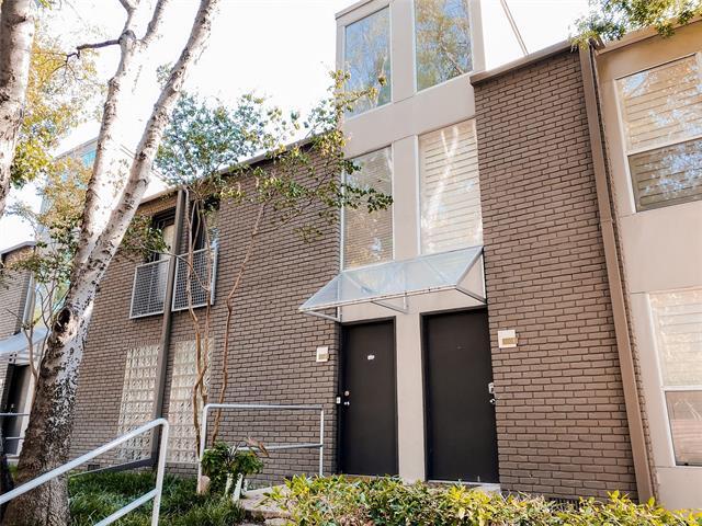 Foto principal - 4231 Travis St