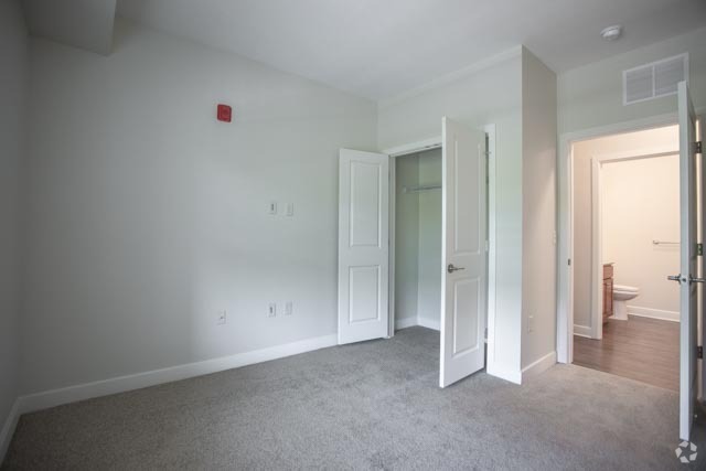 2BR,2BA,-976SF, -The East - River Bend Apartments