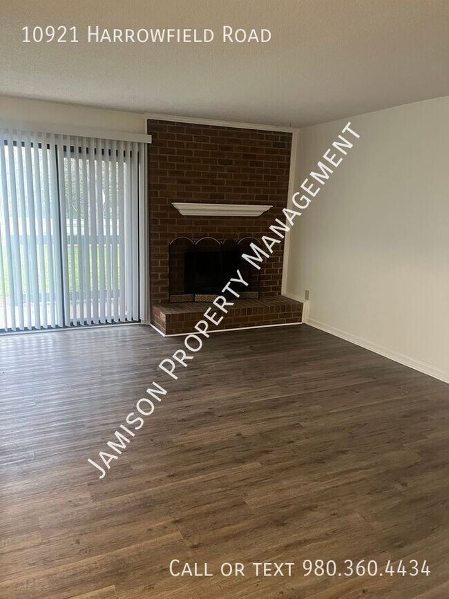 Foto del edificio - 10921 Harrowfield Rd