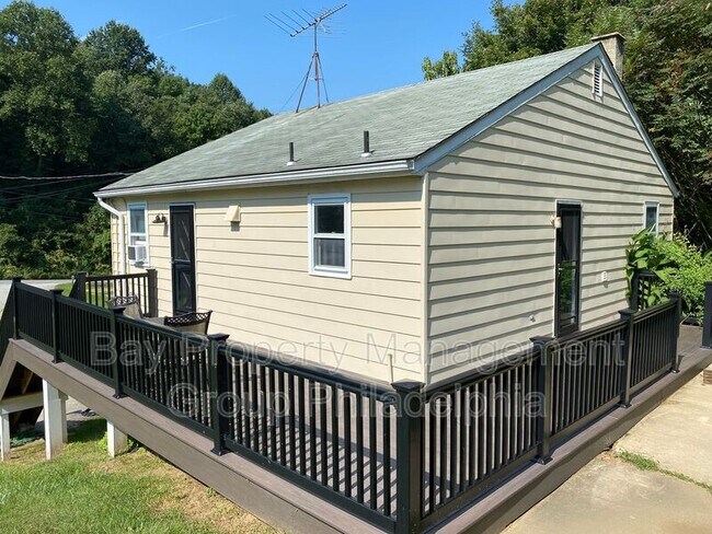 Building Photo - 1564 Embreeville Rd