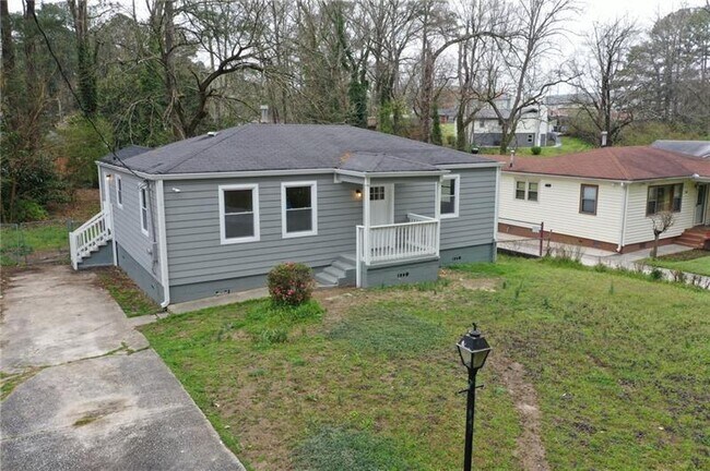 Foto del edificio - 180 Sewanee Ave NW
