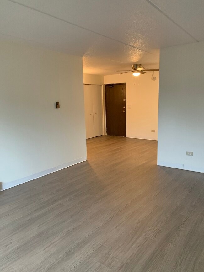 Foto del edificio - 230 Springhill Dr