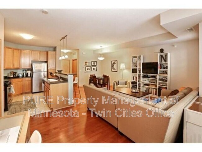 Foto del edificio - 2565 Franklin Ave