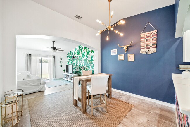 Building Photo - 1010 Luminary Cir