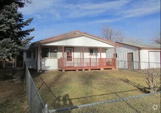 Building Photo - 4008-4010 Cork Dr