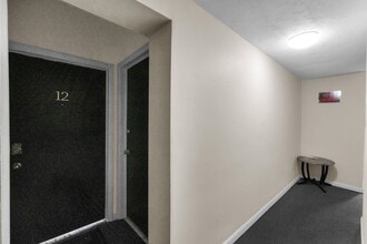 Building Photo - 439 Walnut St