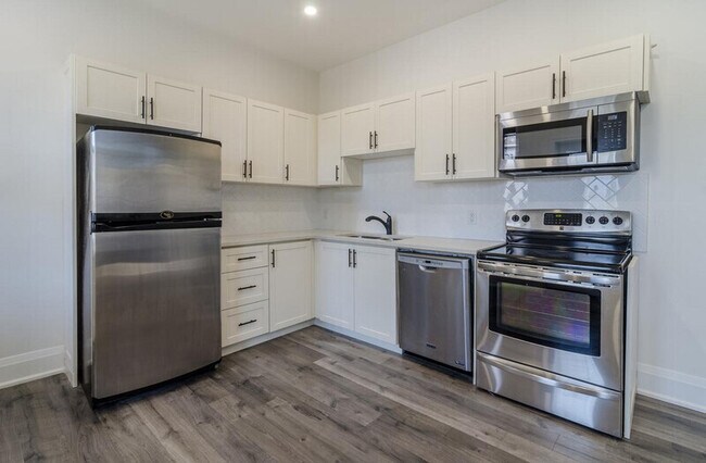 Building Photo - 87 Victoria Ave N