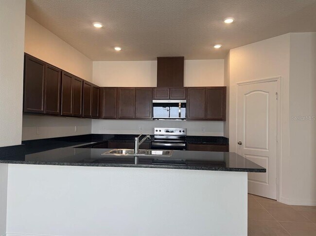 Building Photo - 2723 Plover St