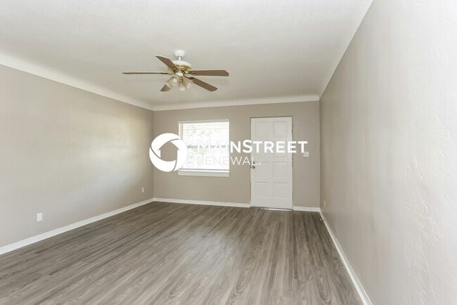 Foto del edificio - 4 Bedroom Pet-Friendly Home in St Petersbu...
