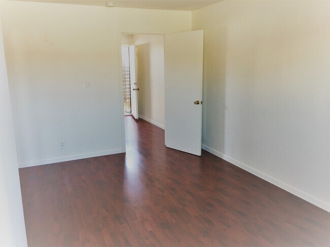 Foto del edificio - 928 Adams St