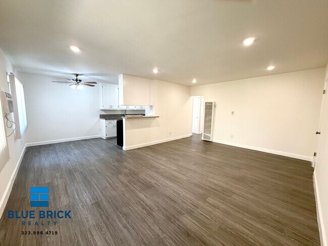 Building Photo - 5130 Yarmouth-23