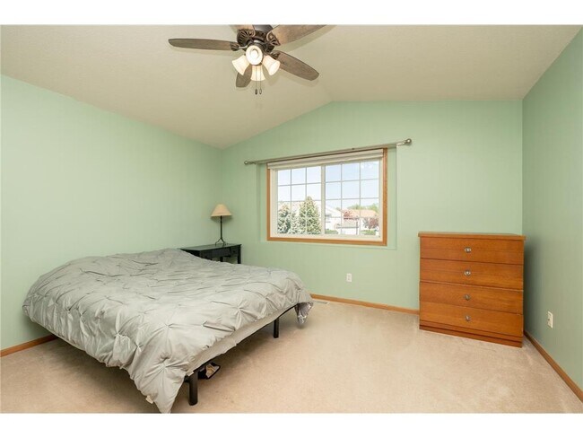 Foto del edificio - 9277 Inland Ln N