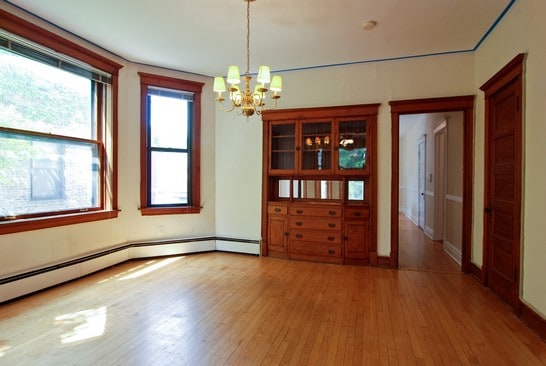 Building Photo - 2040 N Hoyne Ave