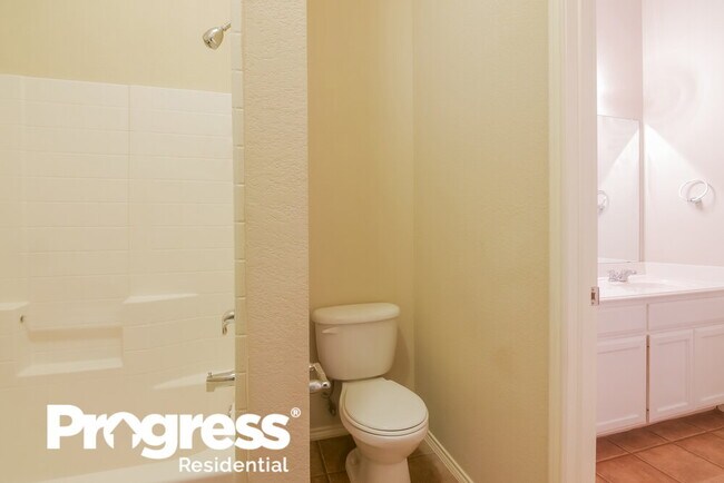 Foto del edificio - 5408 Creek Hill Ln