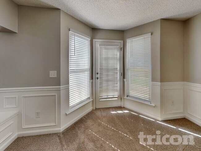 Foto del edificio - 111 Darbys Run Way