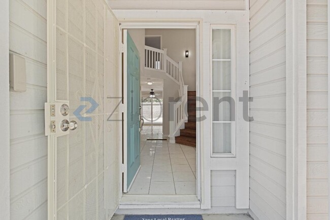 Building Photo - Unit