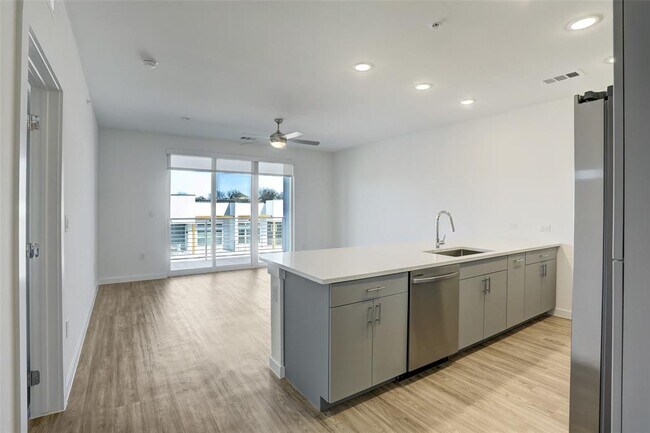 Foto del edificio - 4801 Springdale Rd