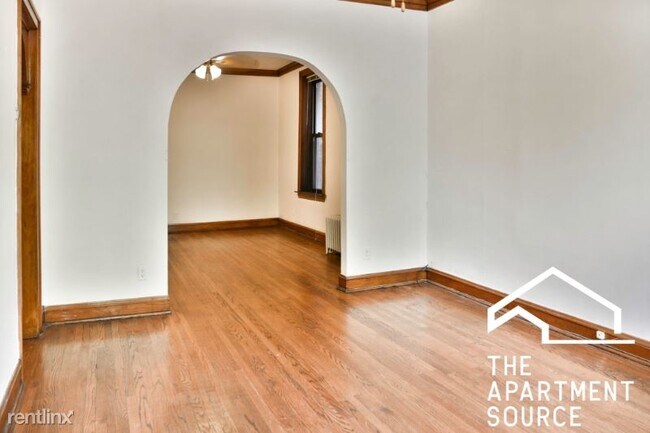 Foto del edificio - 2217 N Hoyne Ave