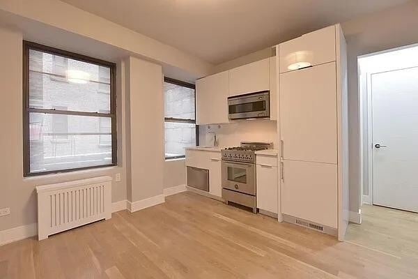 Foto del edificio - 308 W 30th St