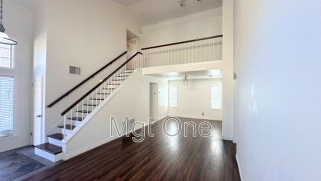 Foto del edificio - 13723 Berkeley Ct