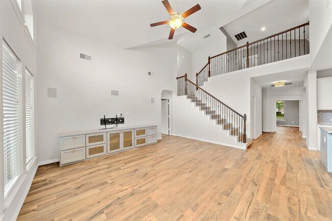 Foto del edificio - 4534 Montcliff Bend Ln