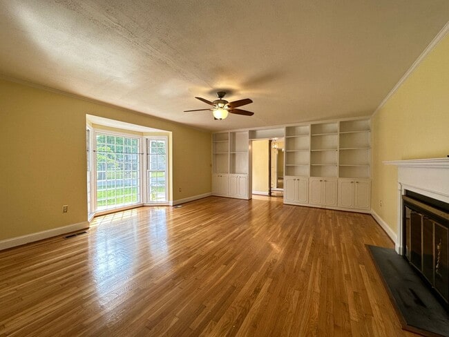 Building Photo - 110 Binford St