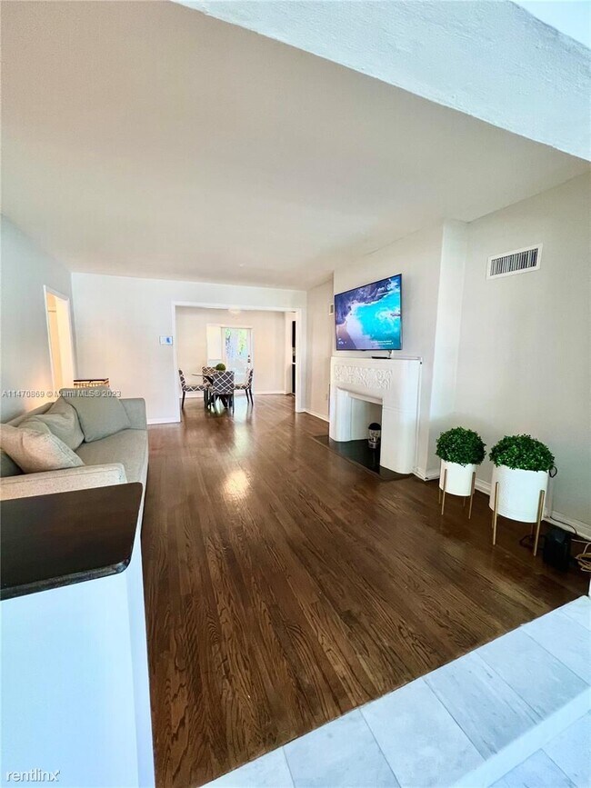 Foto del edificio - 2 br, 1 bath House - 720 SW 23rd Rd