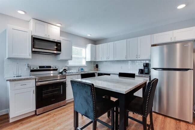 Building Photo - 7954 Sayers St
