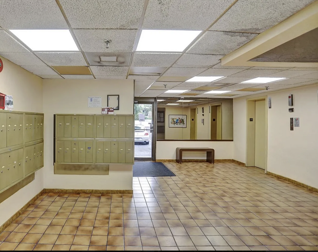 Keyed Entry Lobby - 8950 NE 8th Ave