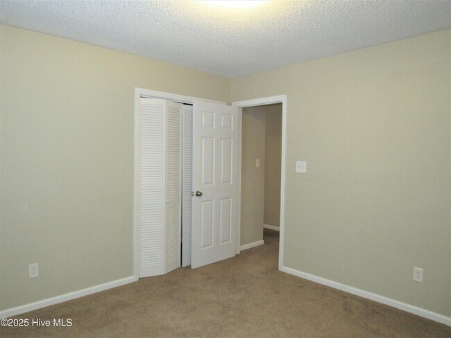Foto del edificio - 108 Glenside Ct