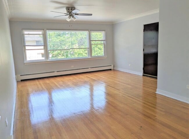 Building Photo - 5544 N Campbell Ave