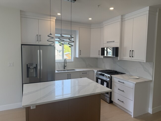 Building Photo - 8 Leam Rd