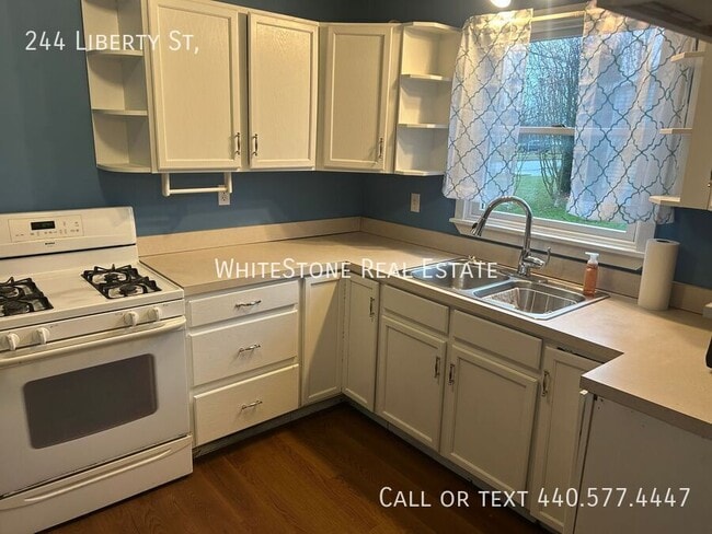 Foto del edificio - 244 Liberty St