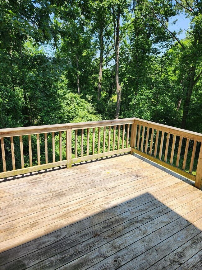 Building Photo - 3 Bedroom 2.5 Bath home with an Albemarle ...