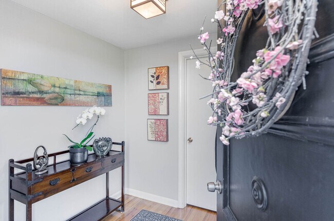Foto del edificio - 5051 Harold Pl NE