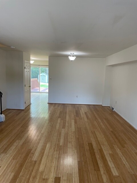 Building Photo - 2489 Fieldcrest Ave