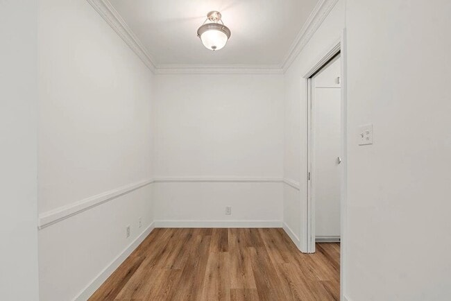 Building Photo - 349 N Palm Dr