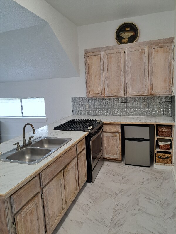 190 Lubeck Rd Unit 190 lubeck, Auburn, CA 95603 Room for Rent in