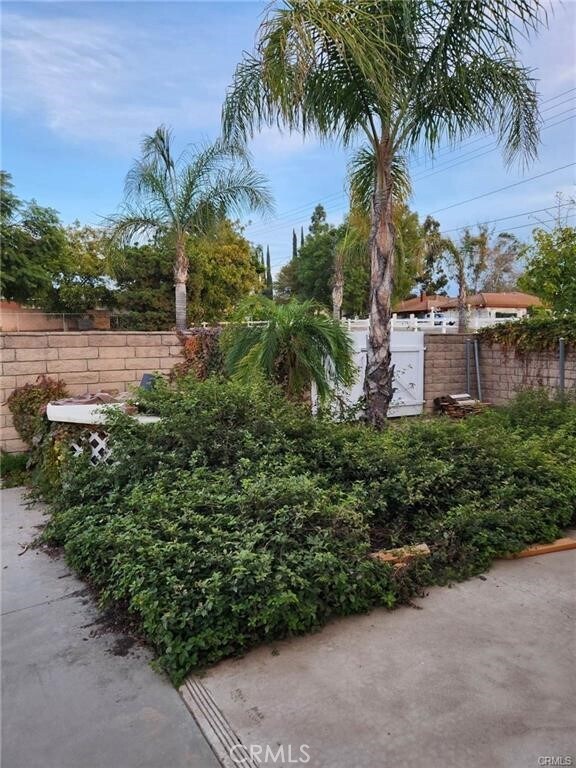 Building Photo - 17504 Krameria Ave