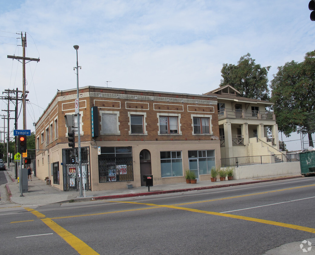 Building Photo - 1306 W Temple St