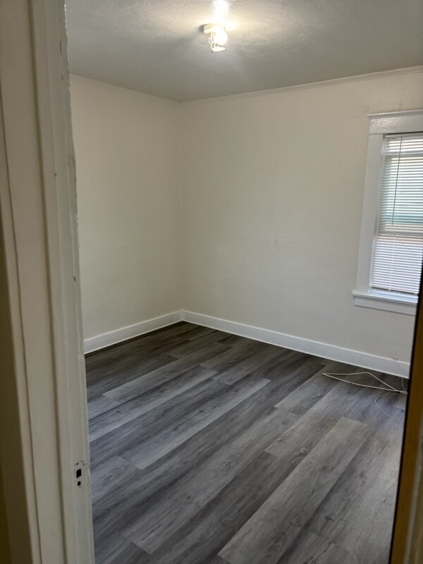 Foto del edificio - 438 E 16th St
