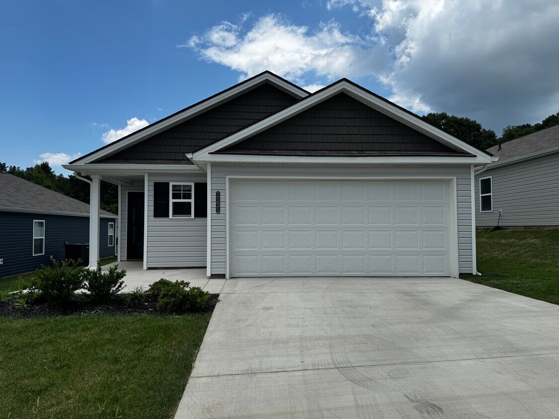 Foto principal - 1131 Clearwater Ln