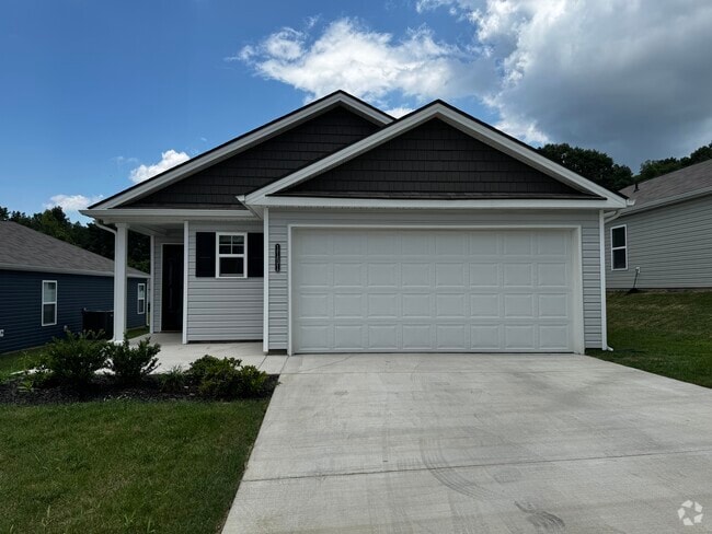 Building Photo - 1131 Clearwater Ln