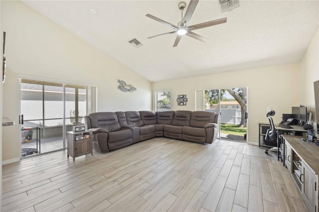Foto del edificio - 3937 37th St Ct W