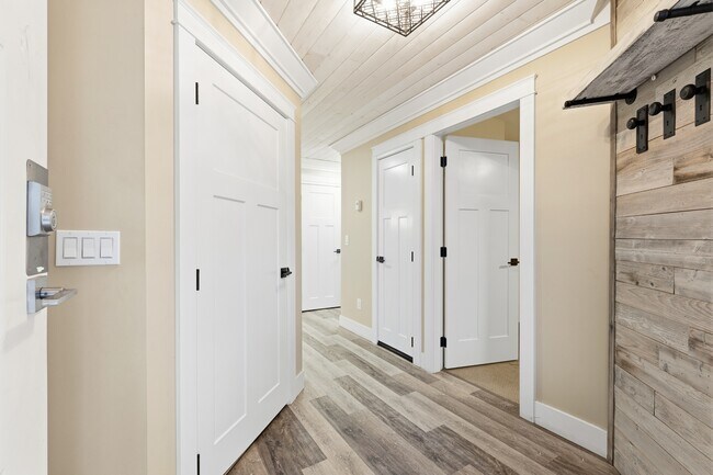 Photo du bâtiment - 16071-182 82 Ave