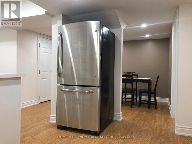 Photo du bâtiment - 95 Dewpoint Rd