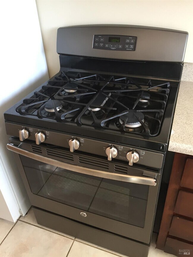 Building Photo - 2505 Vallejo St