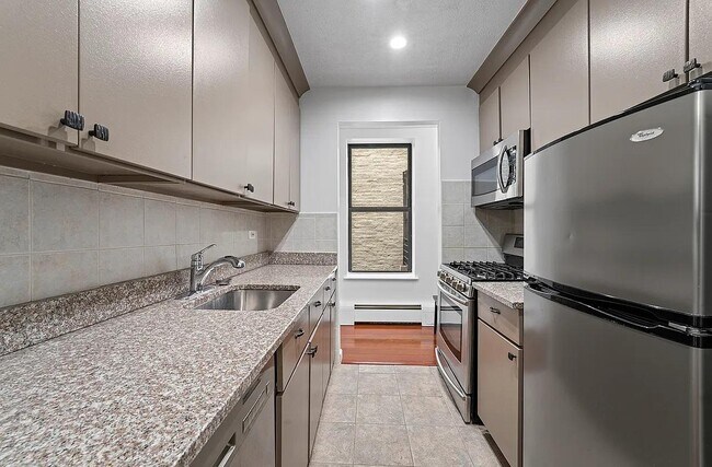 Foto del edificio - 58 W 106th St