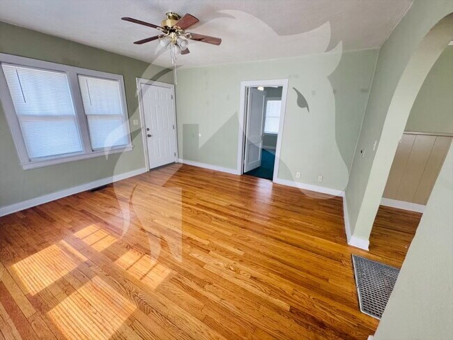 Foto del edificio - "Charming 2-Bedroom Haven on Main Street"